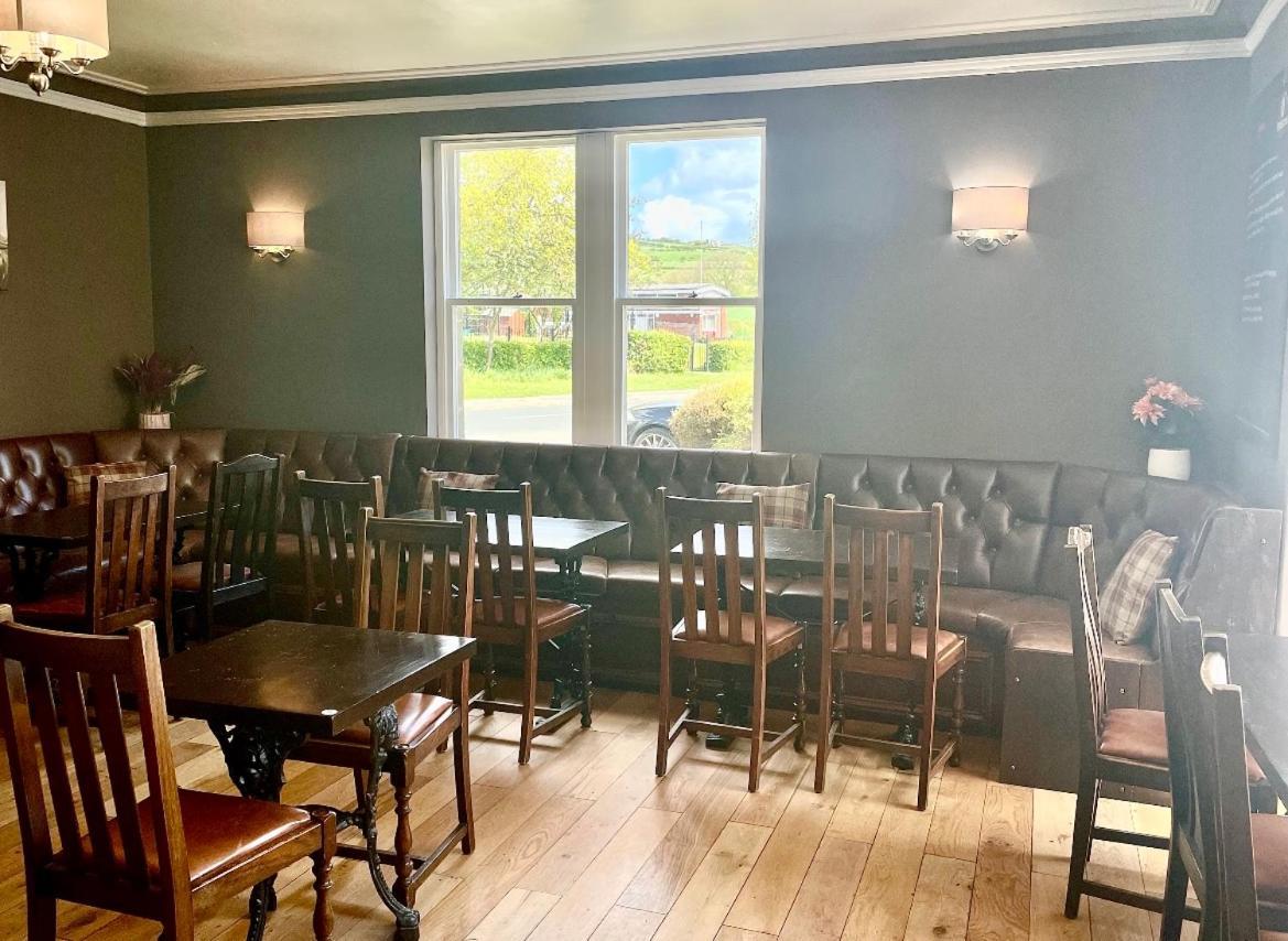 The Fylingdales Inn Robin Hood's Bay Exterior photo
